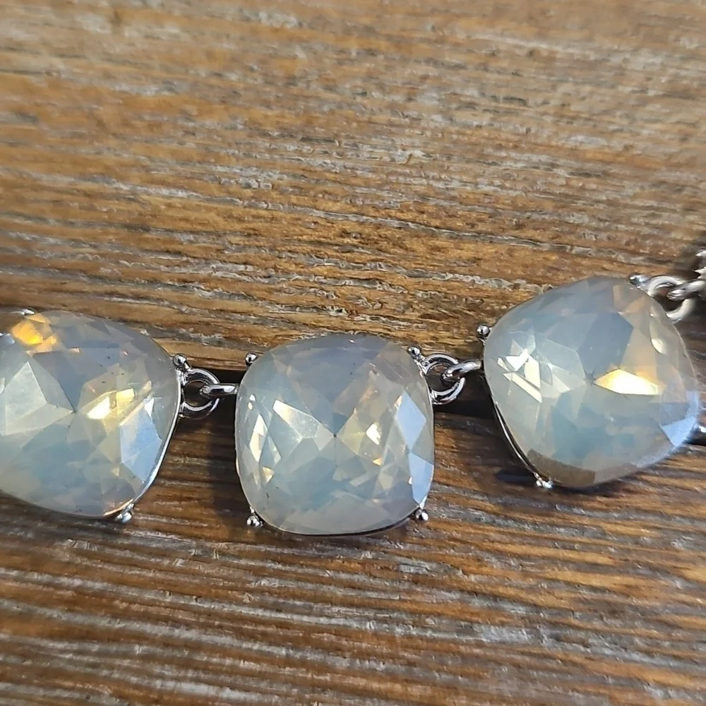 Elegant Silver and Cream Necklace
